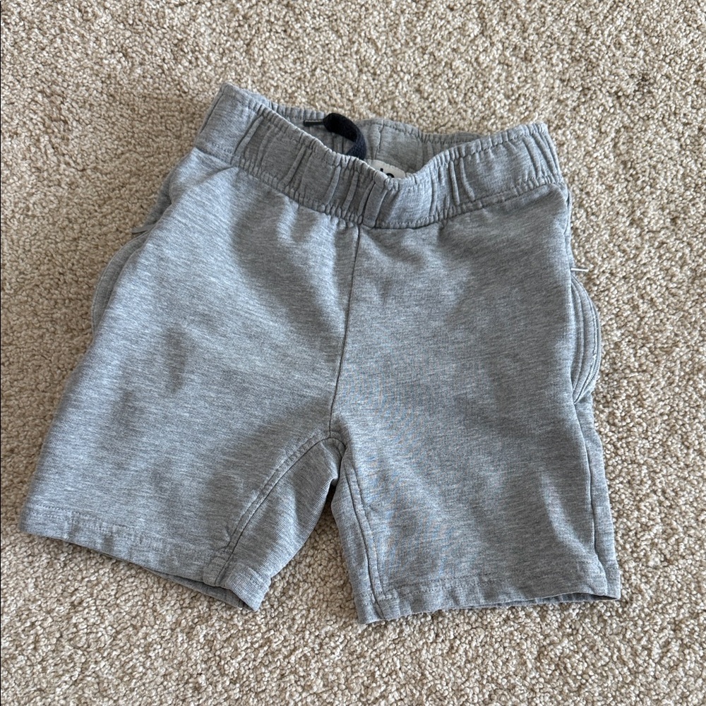 MOLO (Gray) and Munster (Black) Boys Shorts Sz 6 (116) - Picture 2 of 8